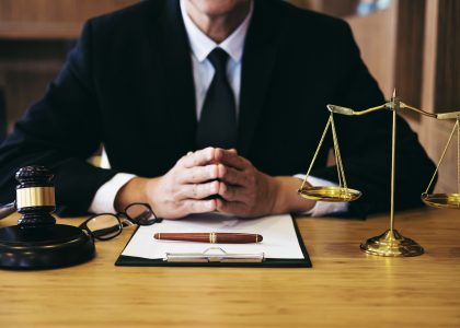هل تبحث عن أفضل مكتب محامي في دبي؟ تواصل معنا الآن