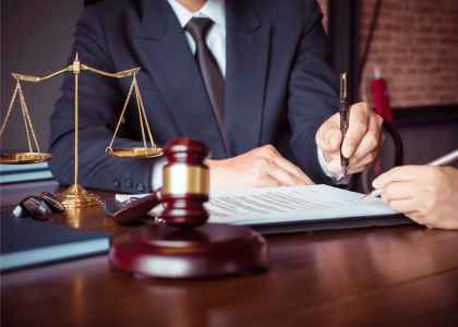 ما هي عقوبة التزوير في الإمارات- تواصل مع محامي خبير