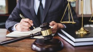 أفضل محامي قضايا السب والقذف في الإمارات- مكتب سار للمحاماة