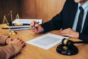 ما هو دور محامي قضايا طلاق في الامارات في قضايا الخلع؟