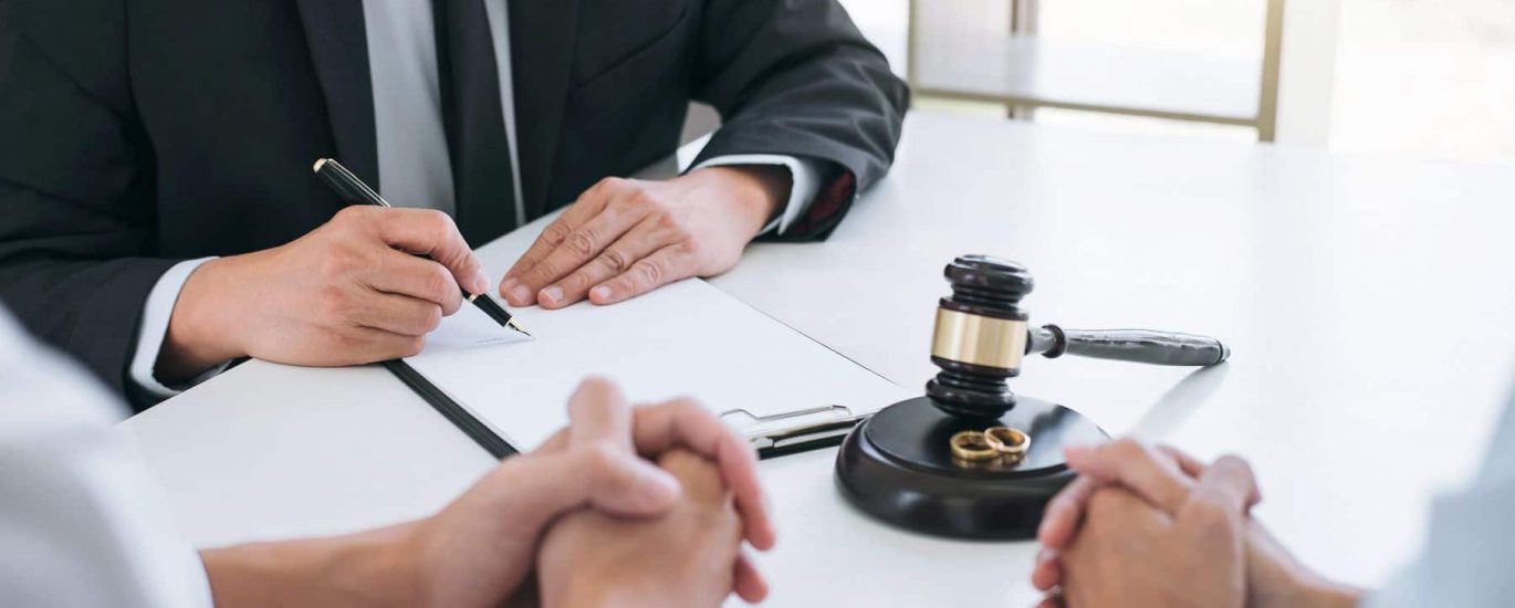 هل تبحث عن أفضل محامي قضايا طلاق في الإمارات؟ تواصل معه الآن عبر مكتب سار