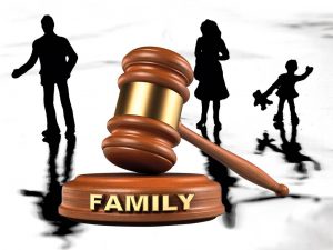 كيف يتم تحديد أتعاب محامي الأسرة في دبي؟